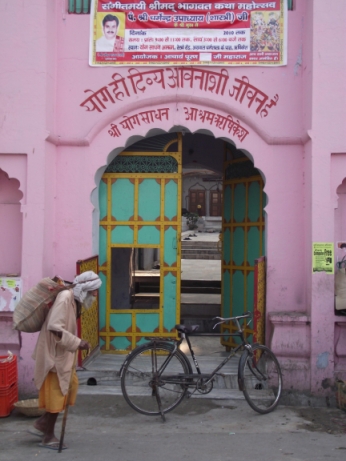 India man and bike in Rishikesh