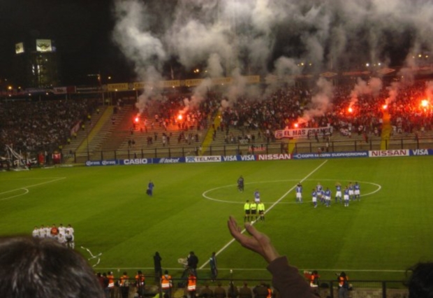 Live Football Match, Estadio Monumental