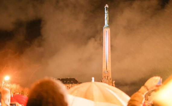 Freedom Monument Riga, Independence Day