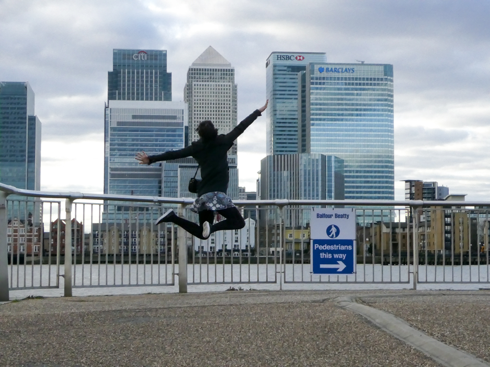 4K Photo Jump Canary Wharf