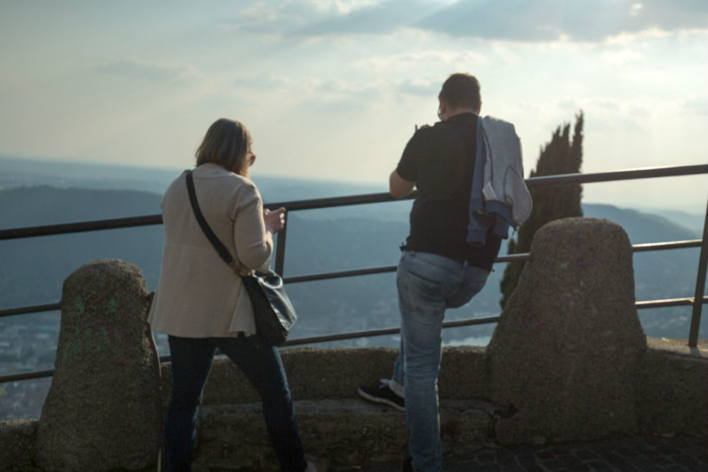 couple-view-over-lake-como