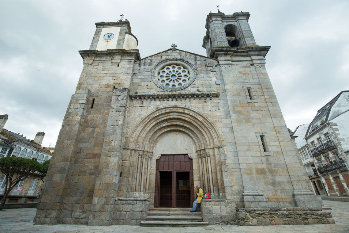 Front of Iglesia Santa María do Campo