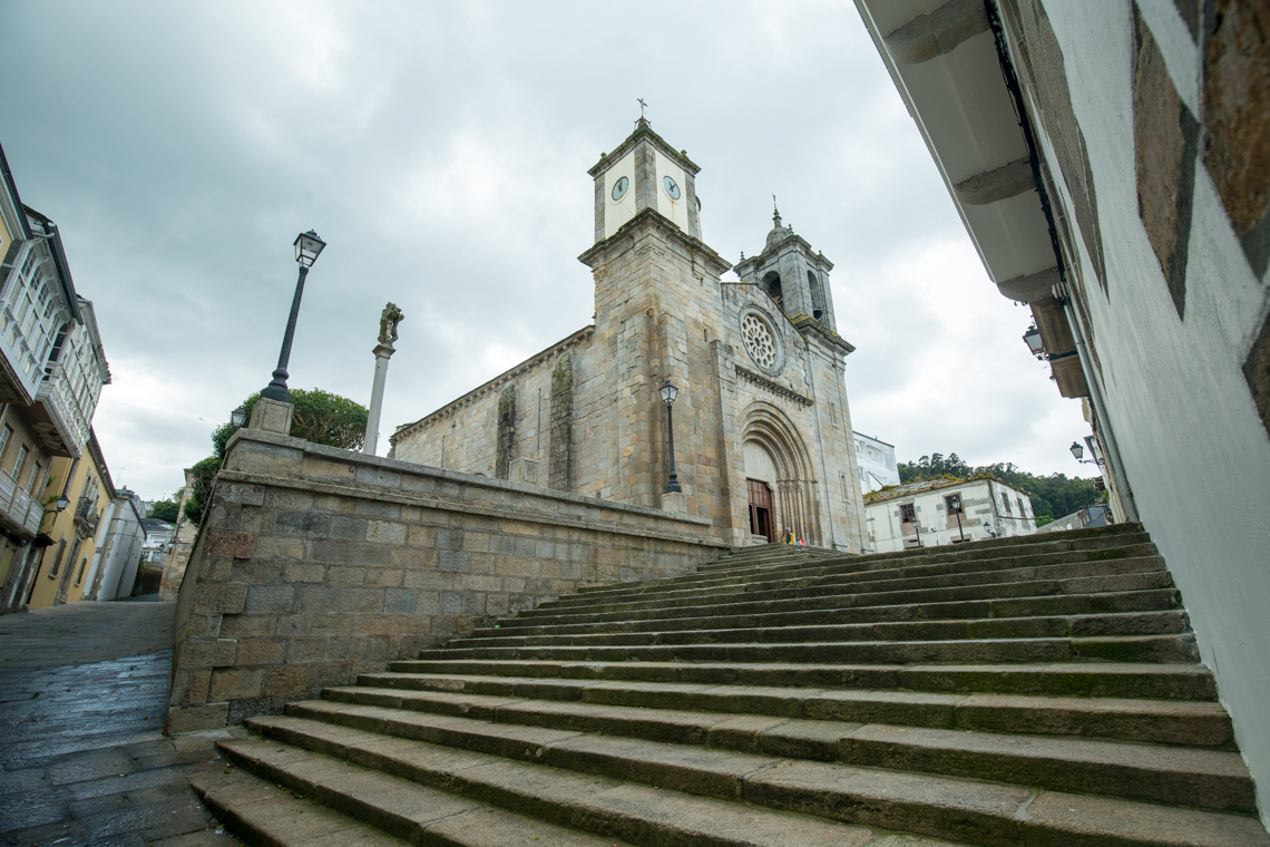 Iglesia Santa María do Campo from the street
