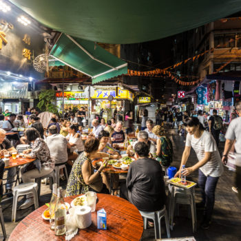 Temple street night market street food in Hong Kong